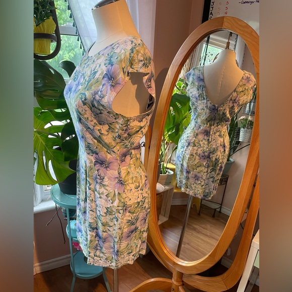 Feminine Floral Print Vintage 1990's 'Fairweather' Scoop Back Mini Dress - Picture 2 of 10